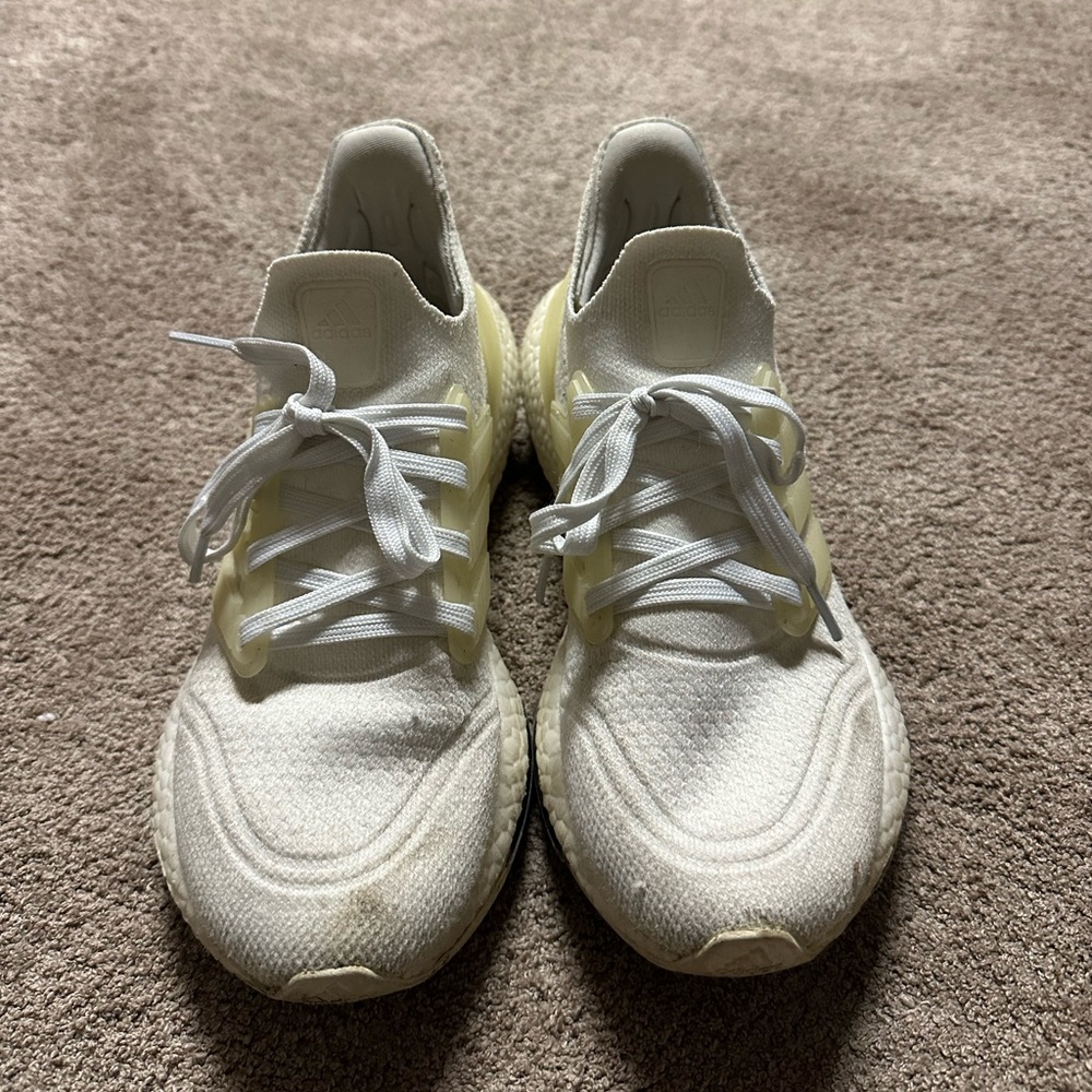 White Adidas Ultra Boosts